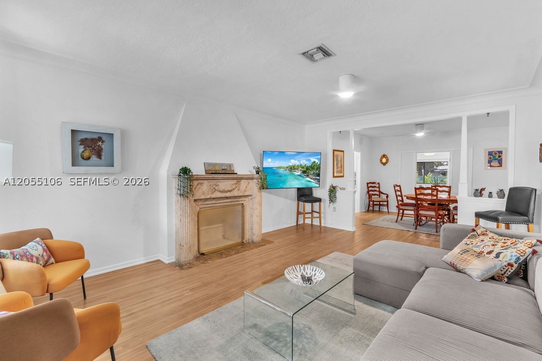 801 SW 24th Rd Miami, FL 33129
