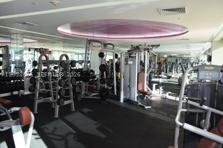 image 500 Brickell West18