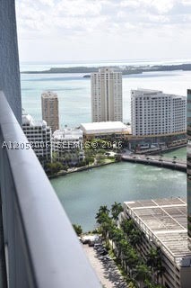 image 500 Brickell West4