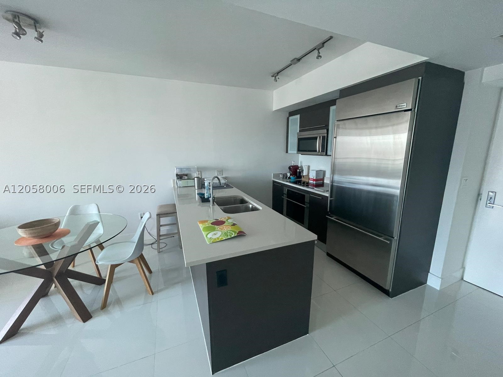 image 500 Brickell West5
