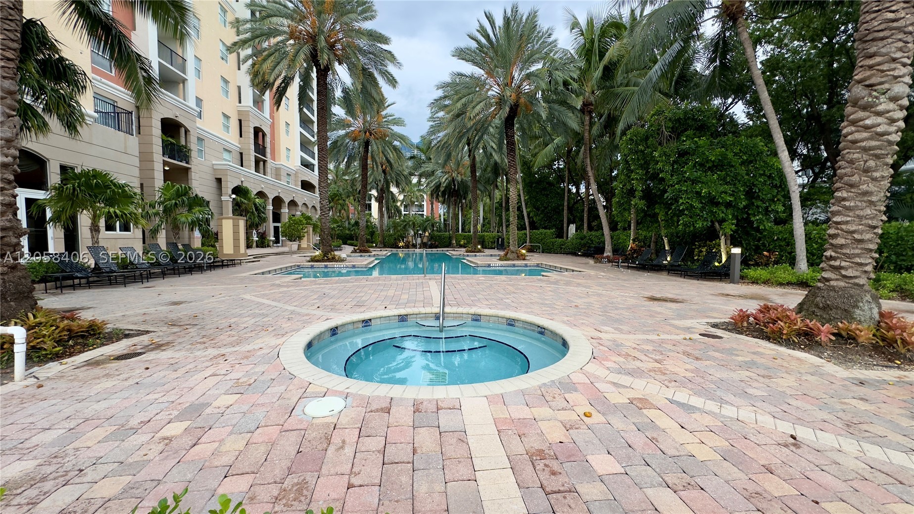 image Porto Bellagio Condo14