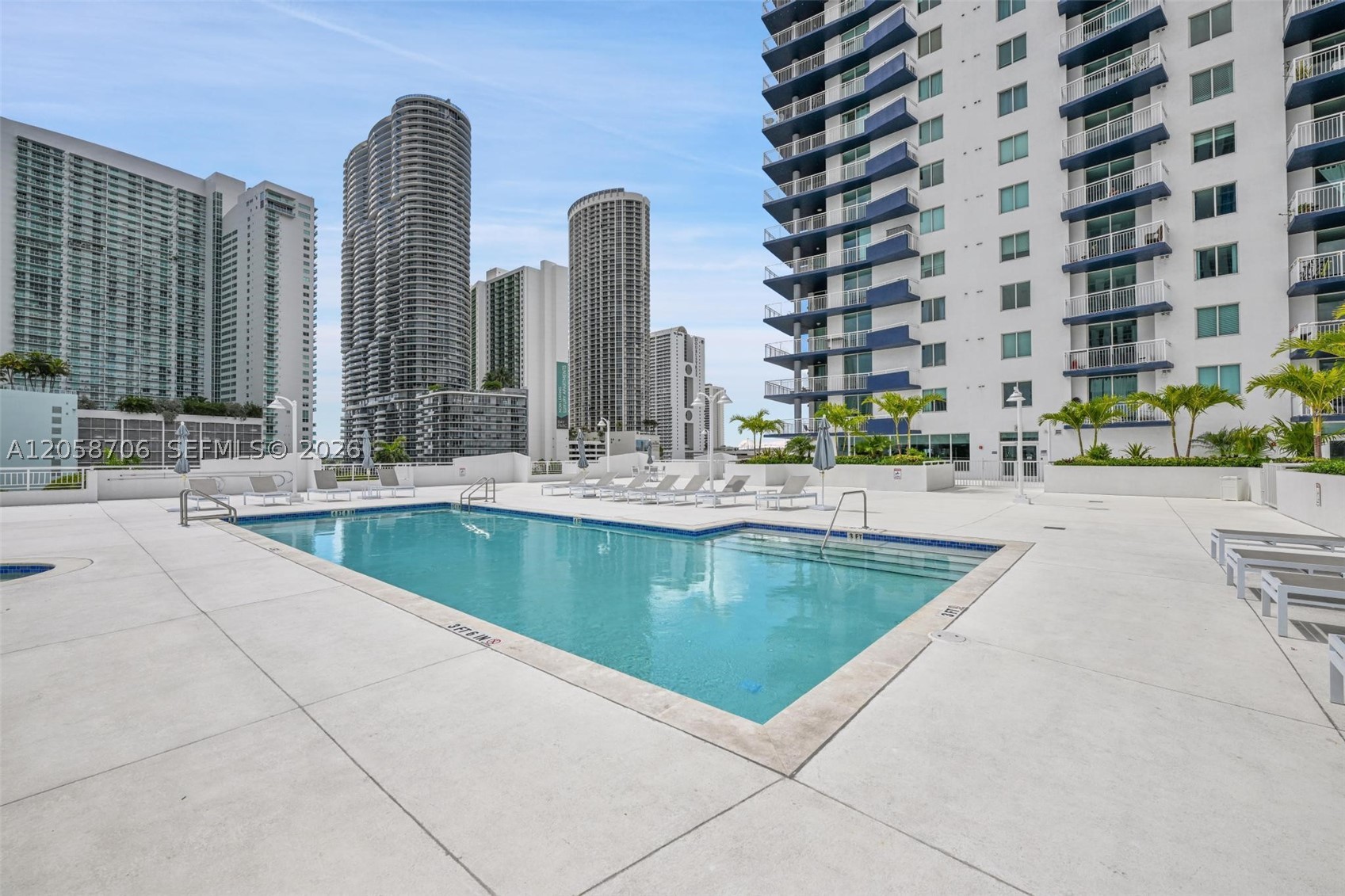 image 1800 Biscayne Plaza18