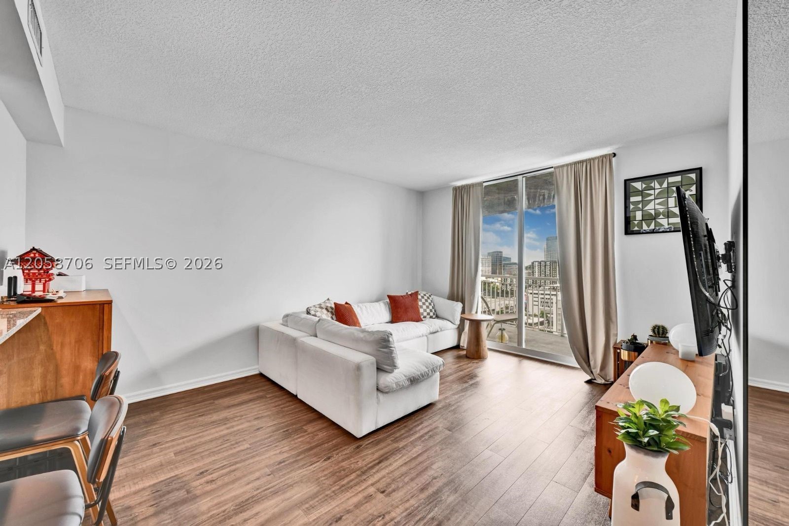 image 1800 Biscayne Plaza6