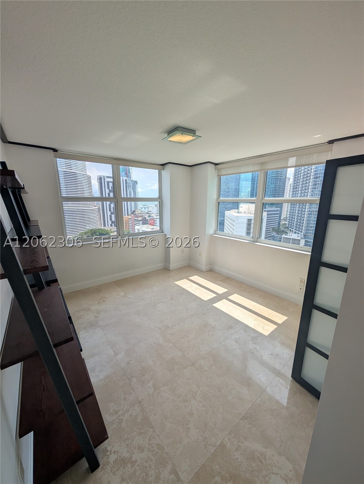 image Brickell on the River North16