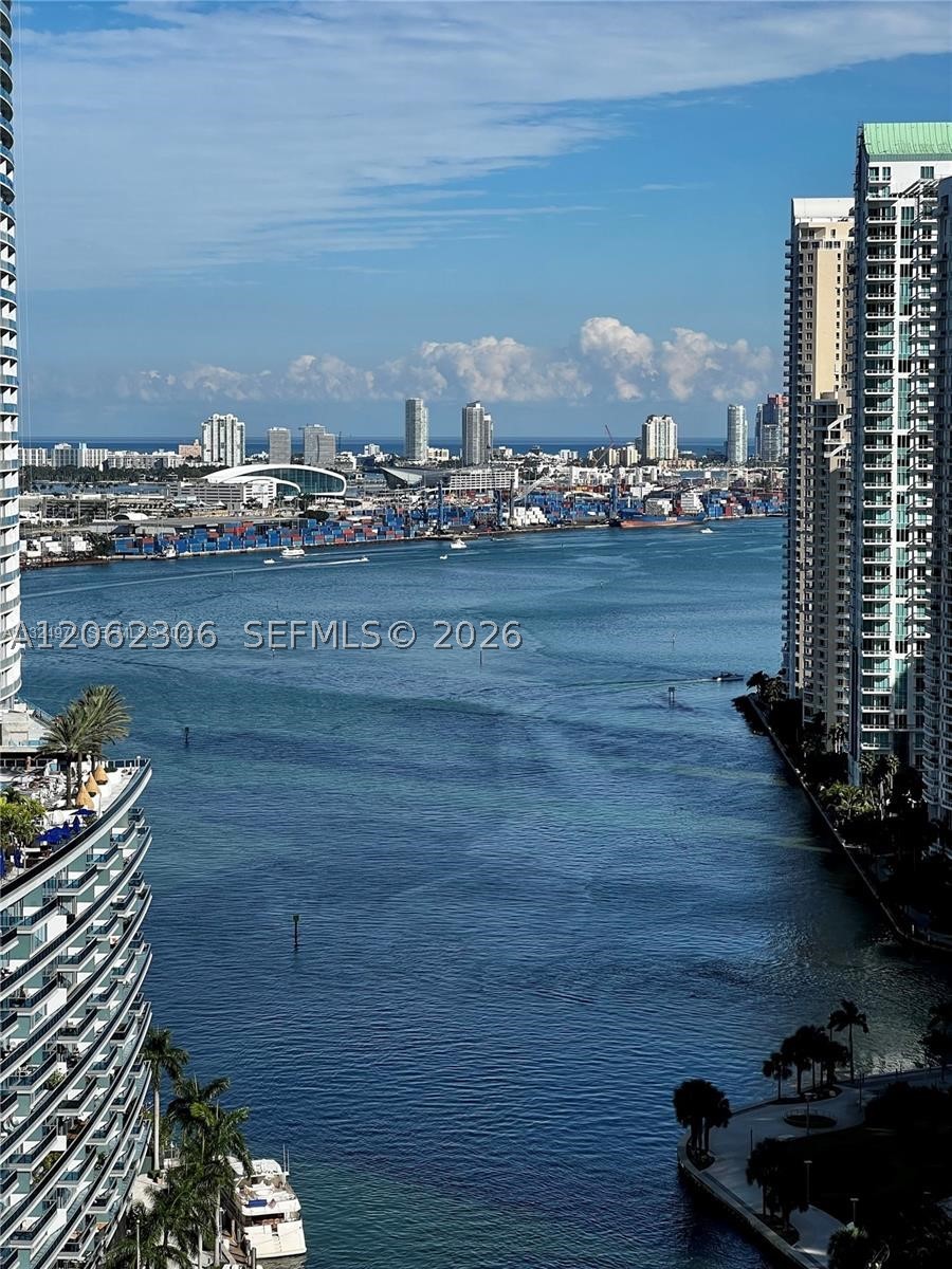 image Brickell on the River North22