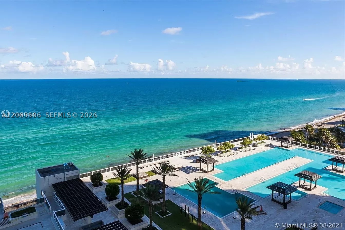 image Beach Club 21