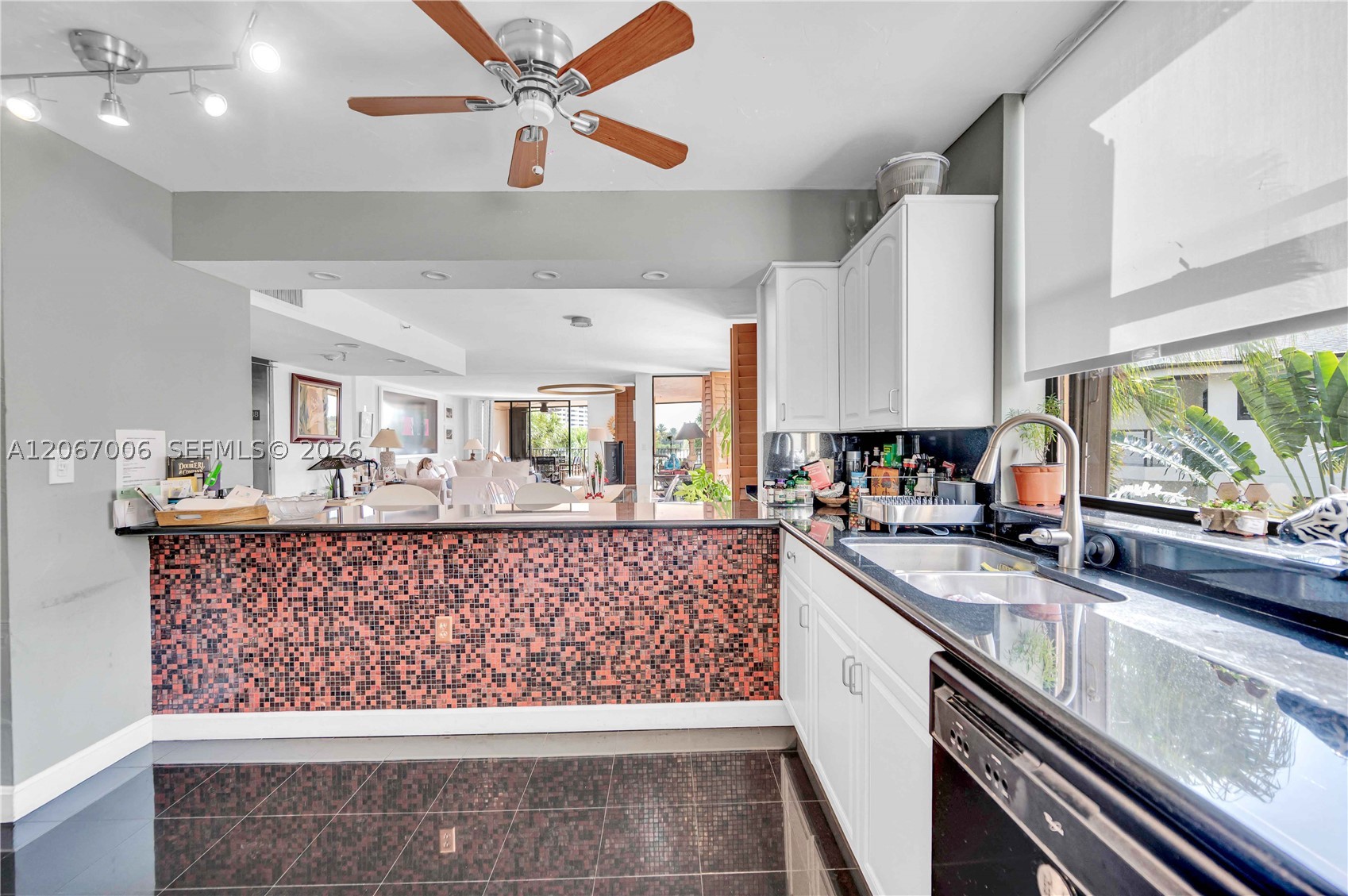 1700 S Bayshore Ln #3B Miami, FL 33133