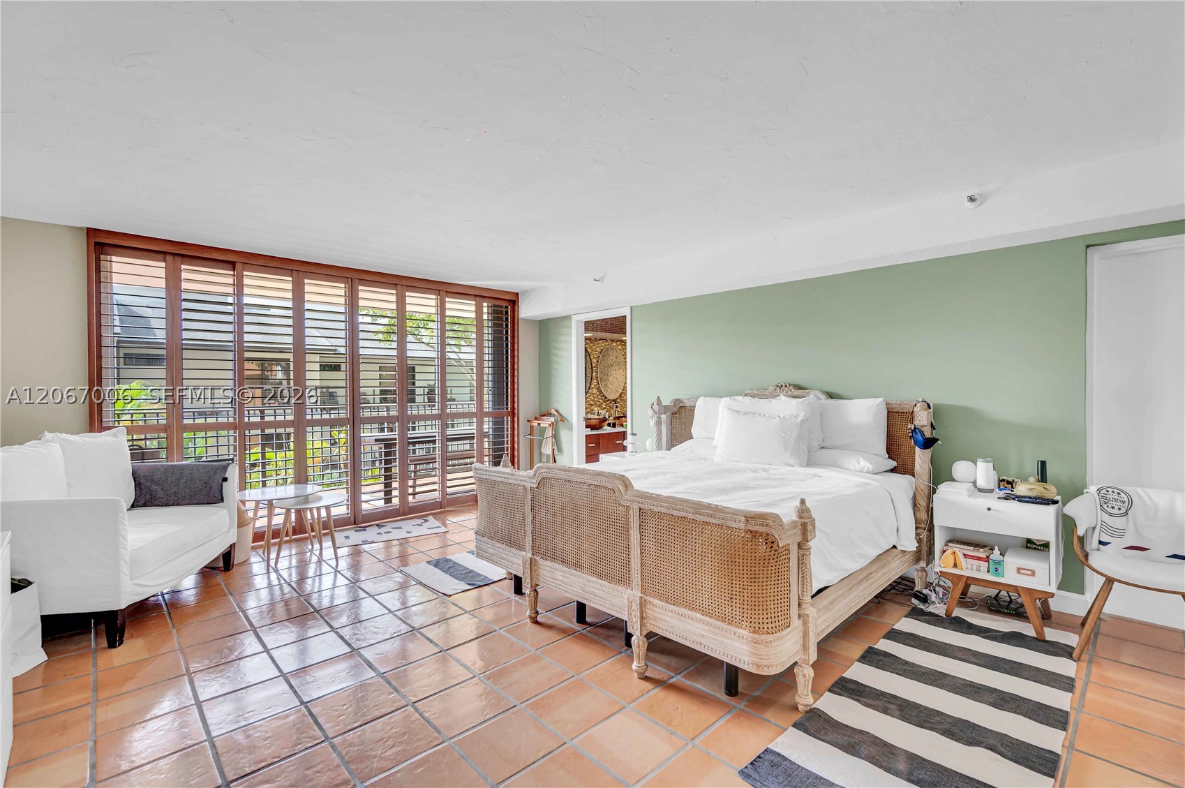 1700 S Bayshore Ln #3B Miami, FL 33133