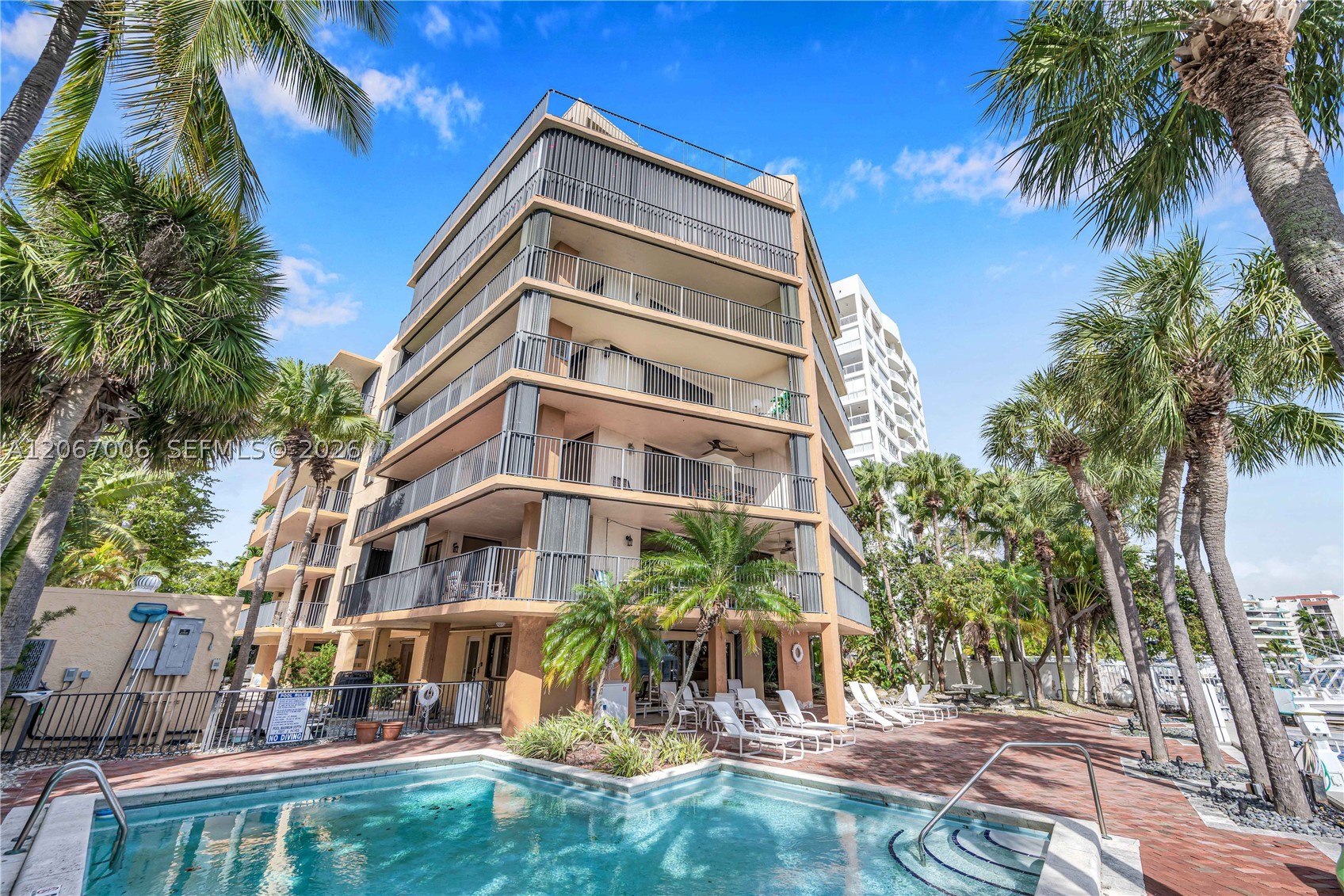 1700 S Bayshore Ln #3B Miami, FL 33133