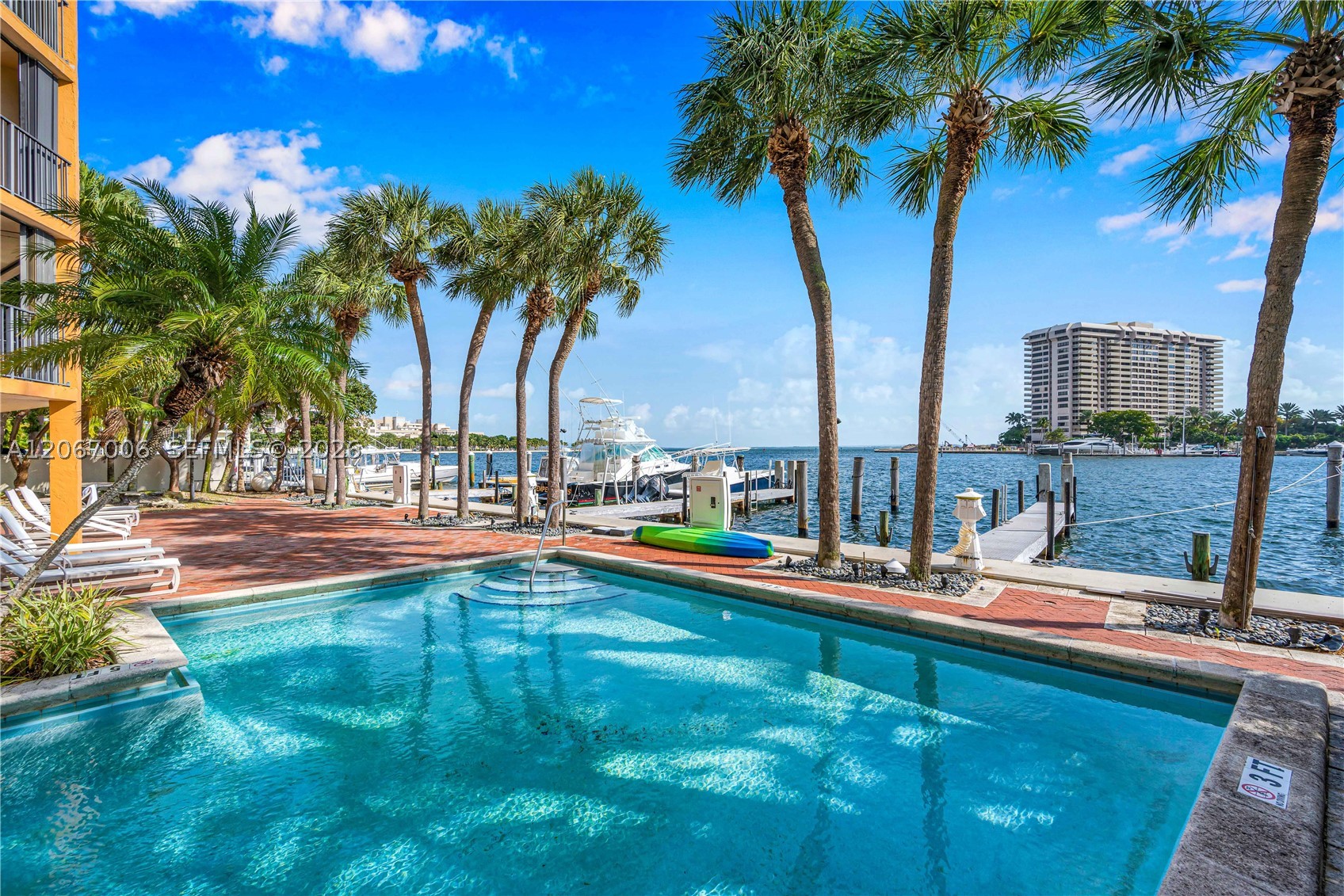 1700 S Bayshore Ln #3B Miami, FL 33133