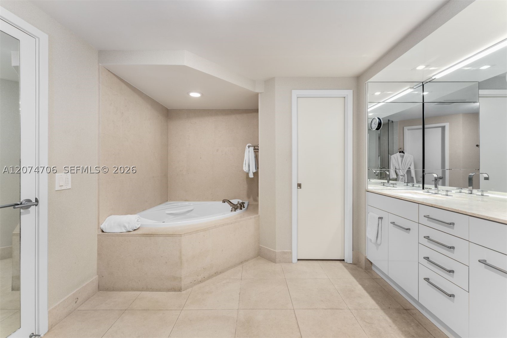 6899 Collins Ave #403 Miami Beach, FL 33141