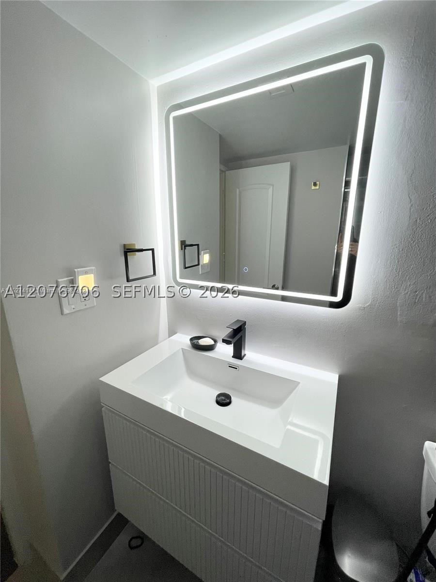 5600 Collins Ave #16P Miami Beach, FL 33140