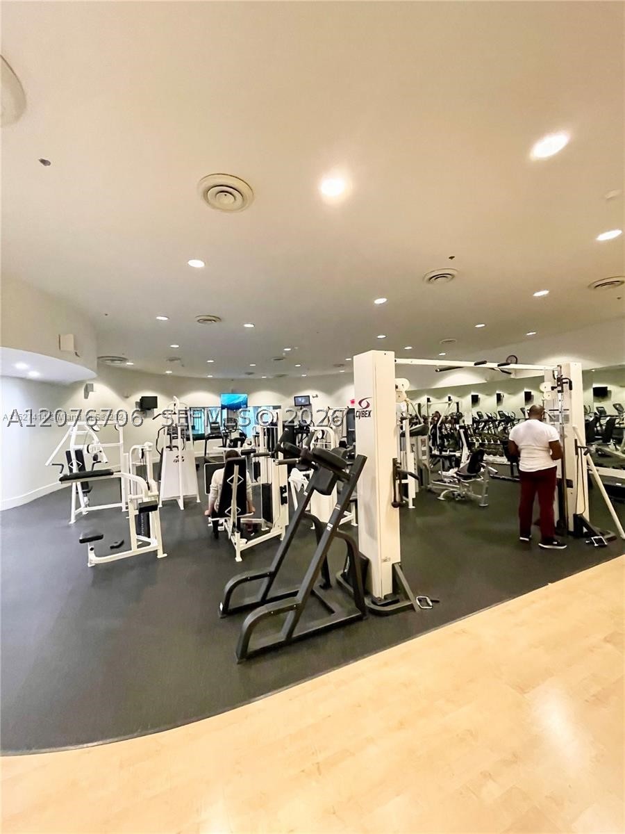 5600 Collins Ave #16P Miami Beach, FL 33140
