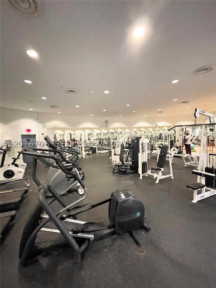 5600 Collins Ave #16P Miami Beach, FL 33140