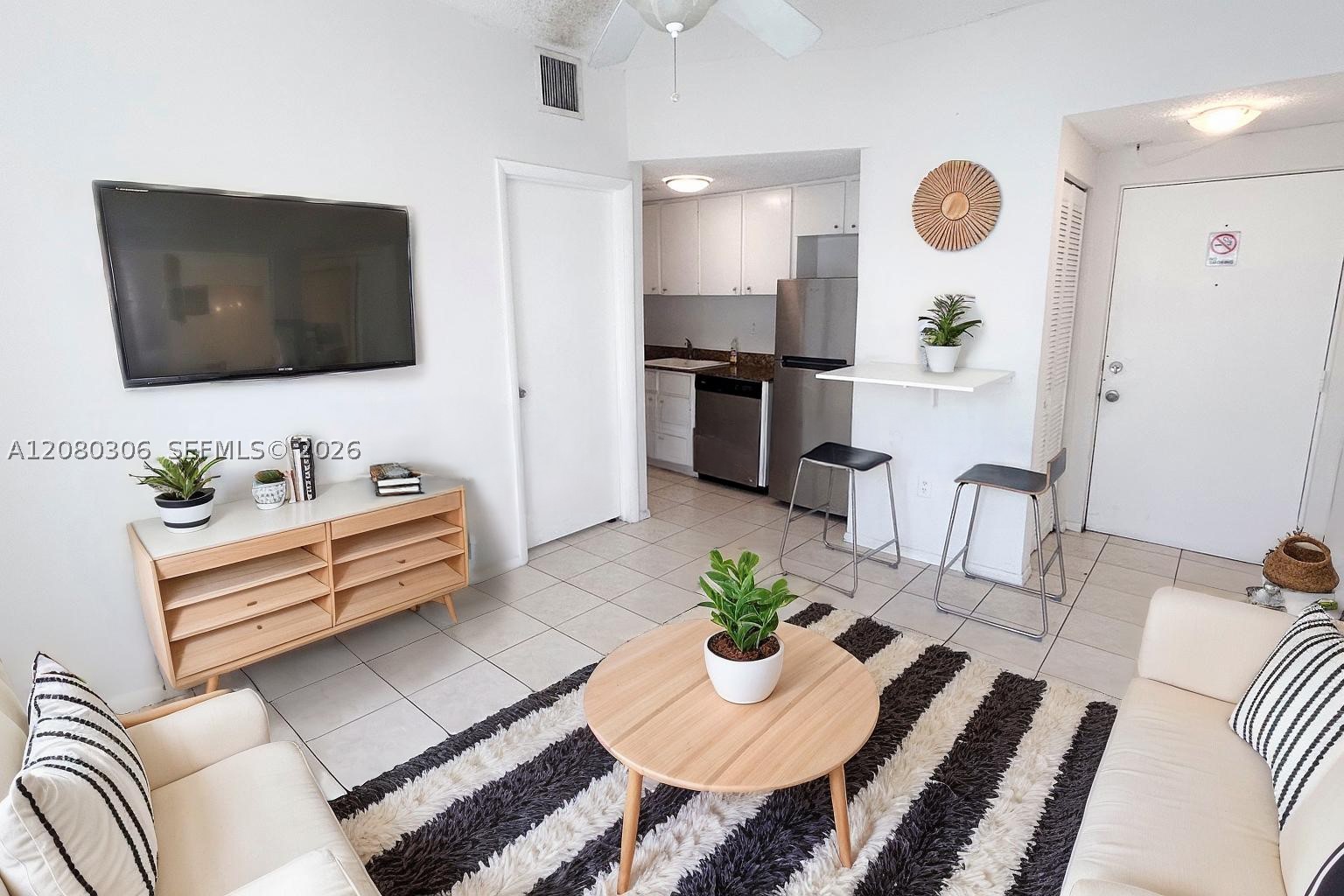 1218 Drexel Ave #204