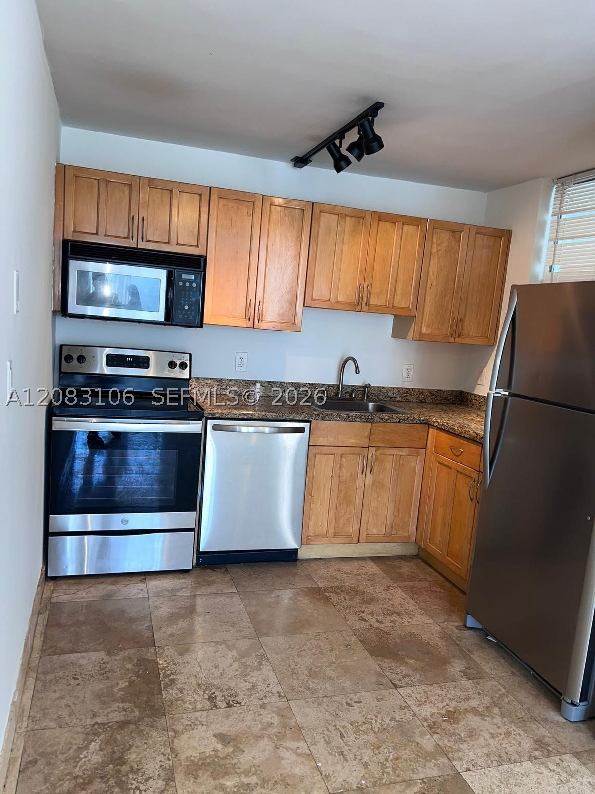 1801 S Treasure Dr #429