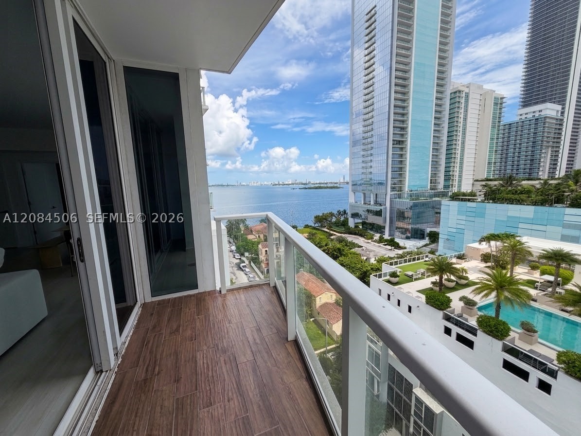 601 NE 27th St #1002