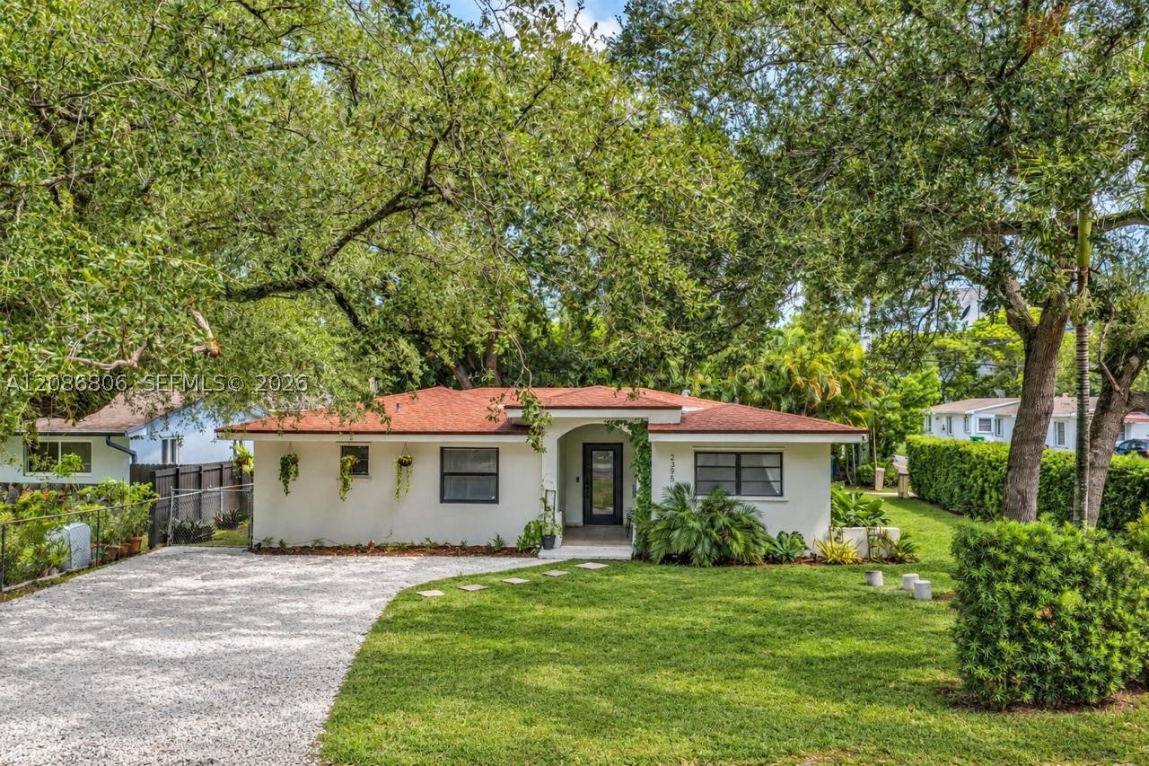 2395 NE 184th Ter