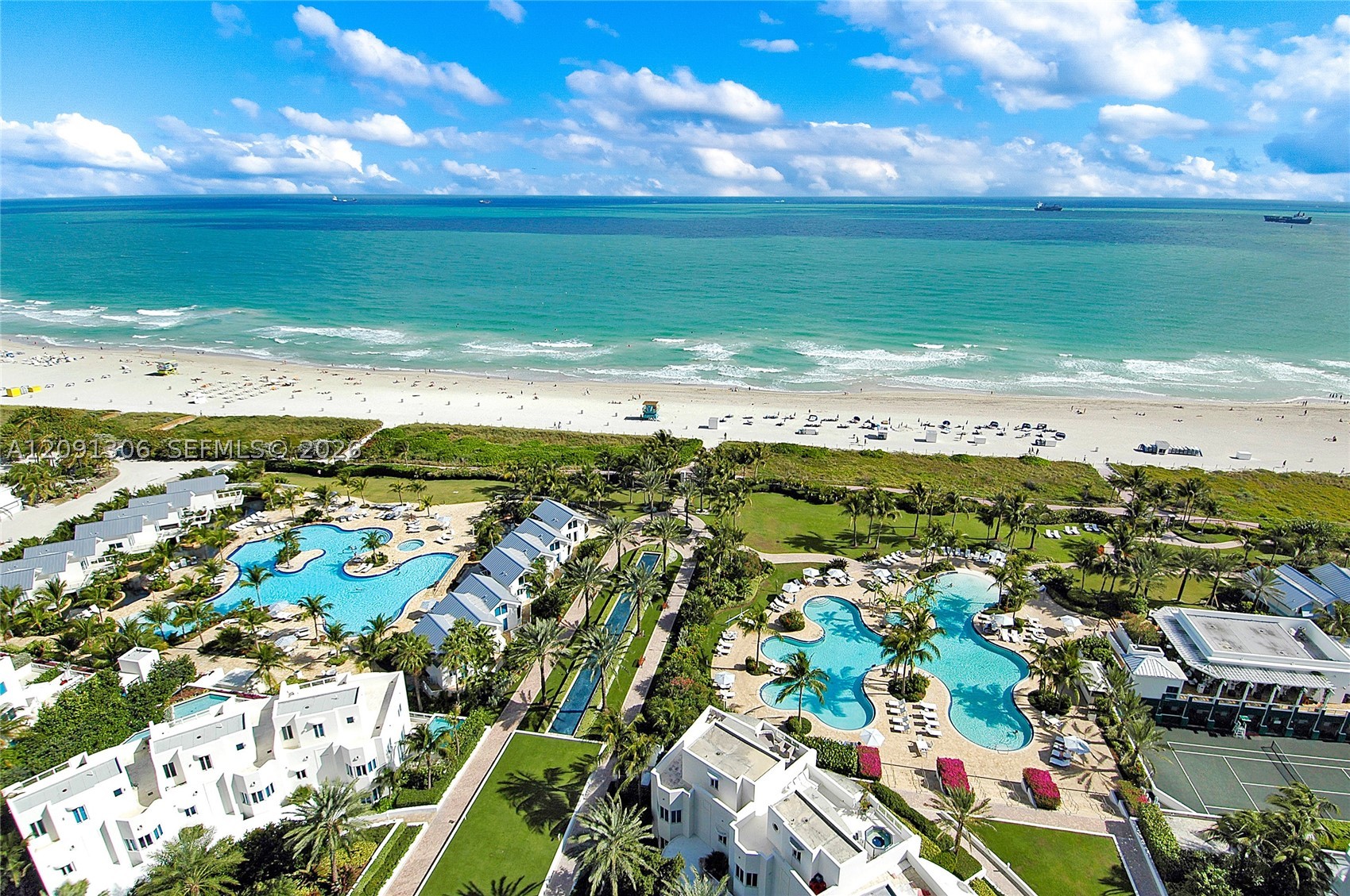 image Continuum South Beach South Tower30