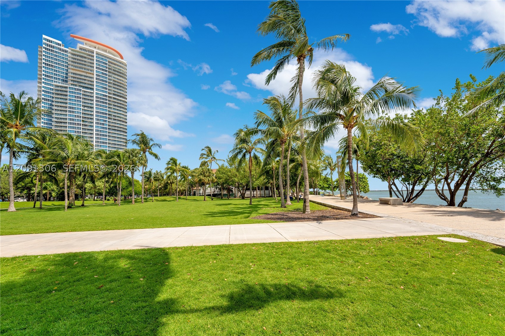 image Continuum South Beach South Tower47