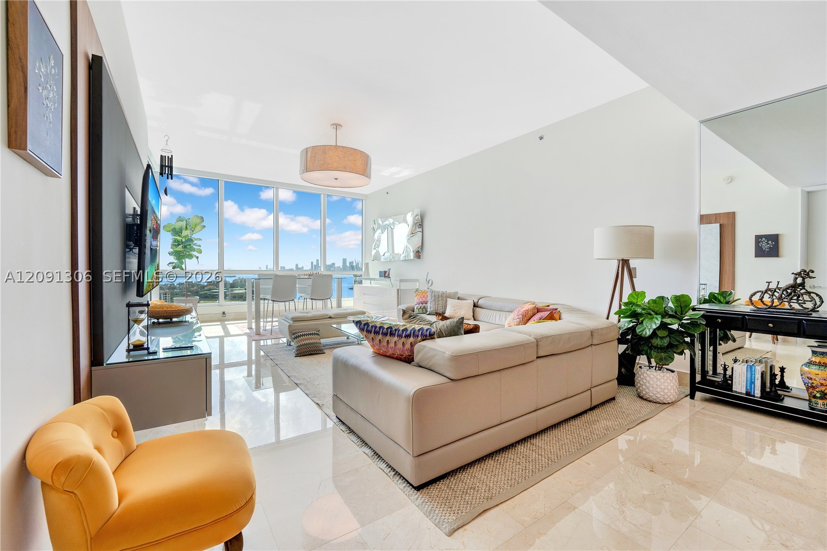 image Continuum South Beach South Tower4