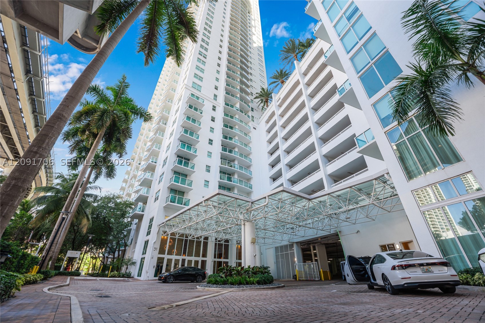31 SE 5th St #409