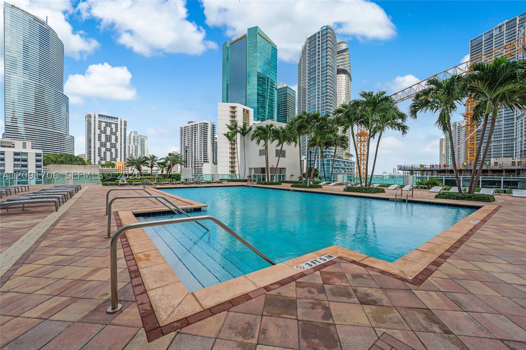 image Brickell on the River North1