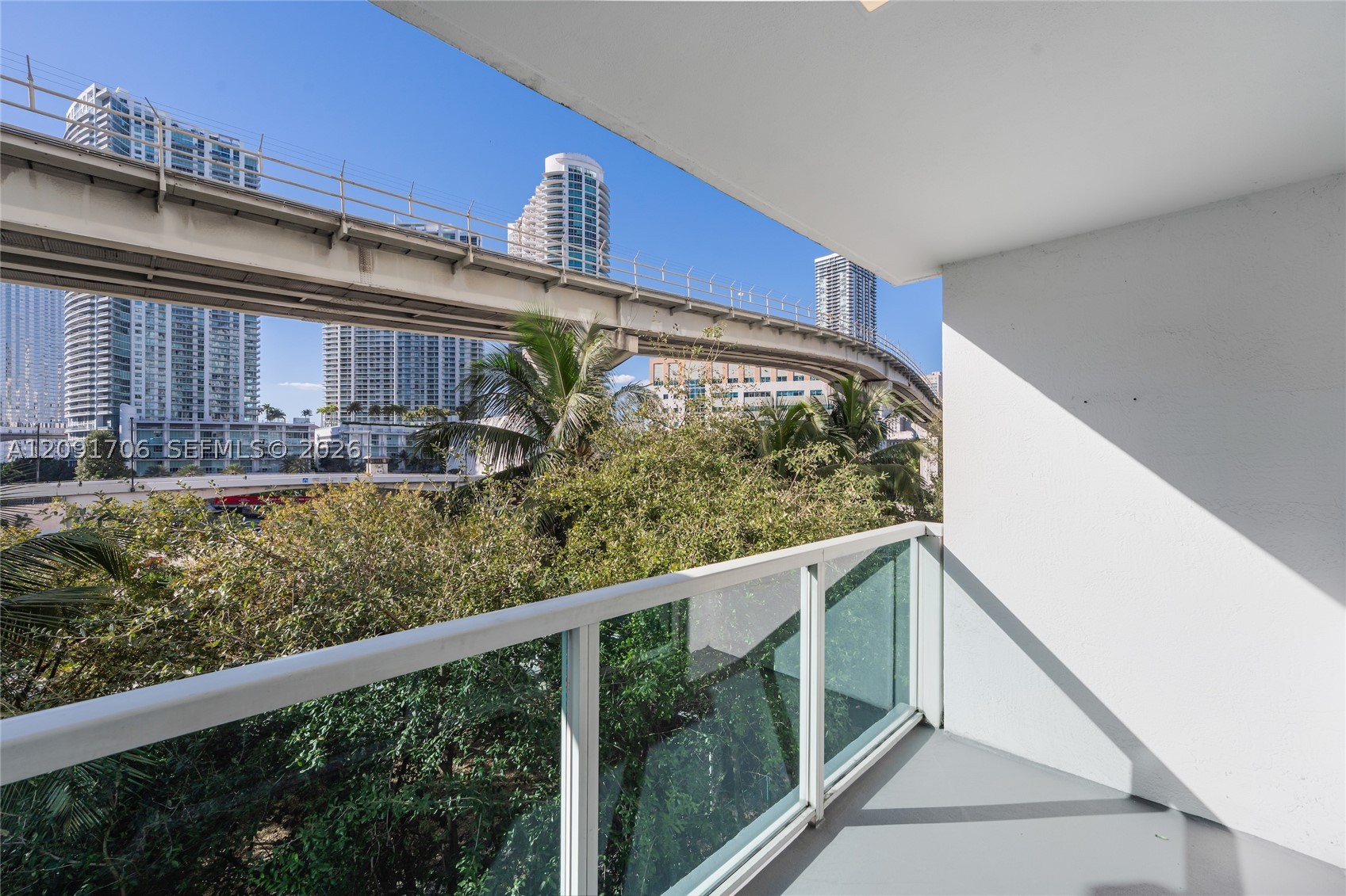 image Brickell on the River North19