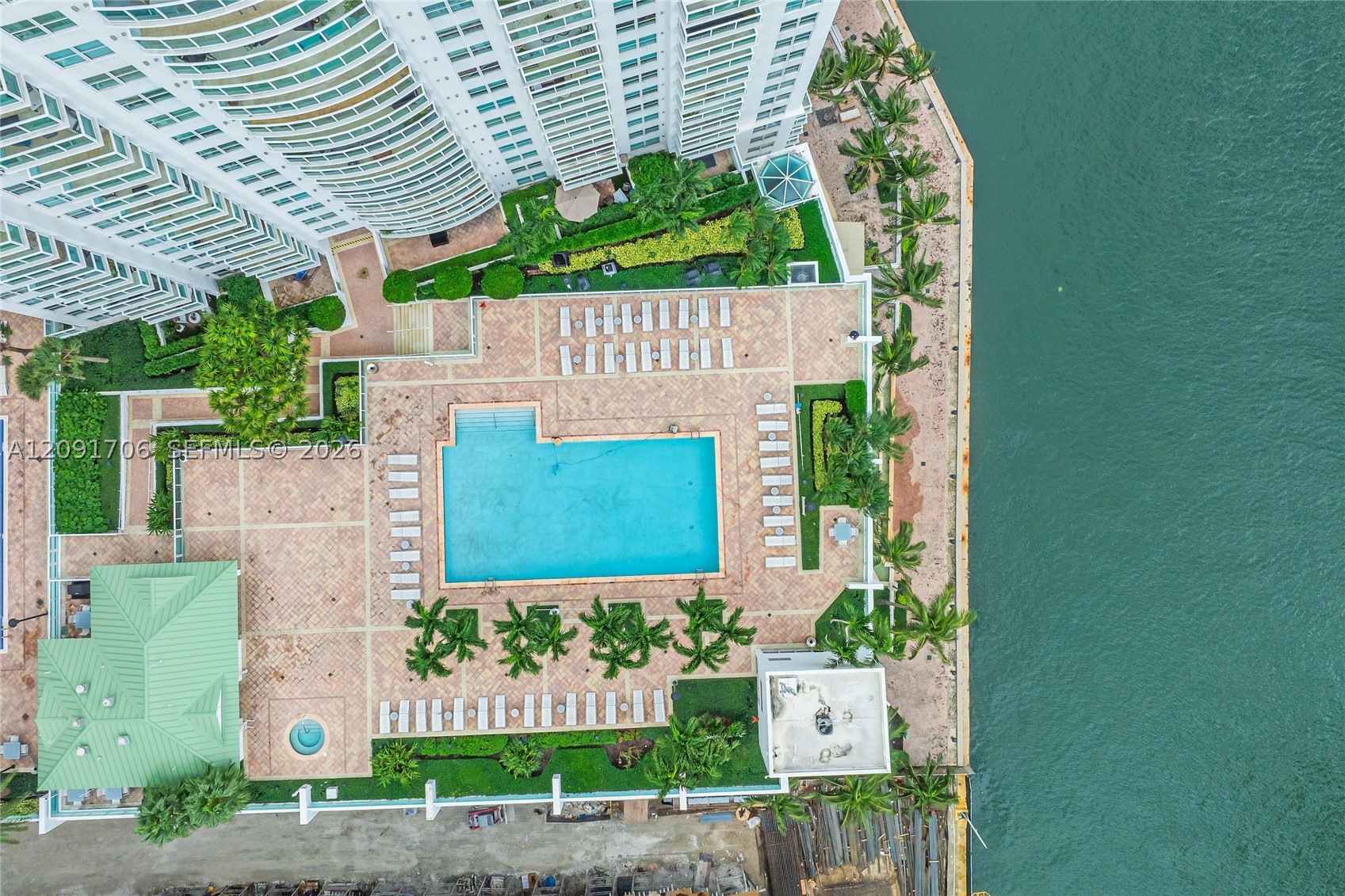 image Brickell on the River North23