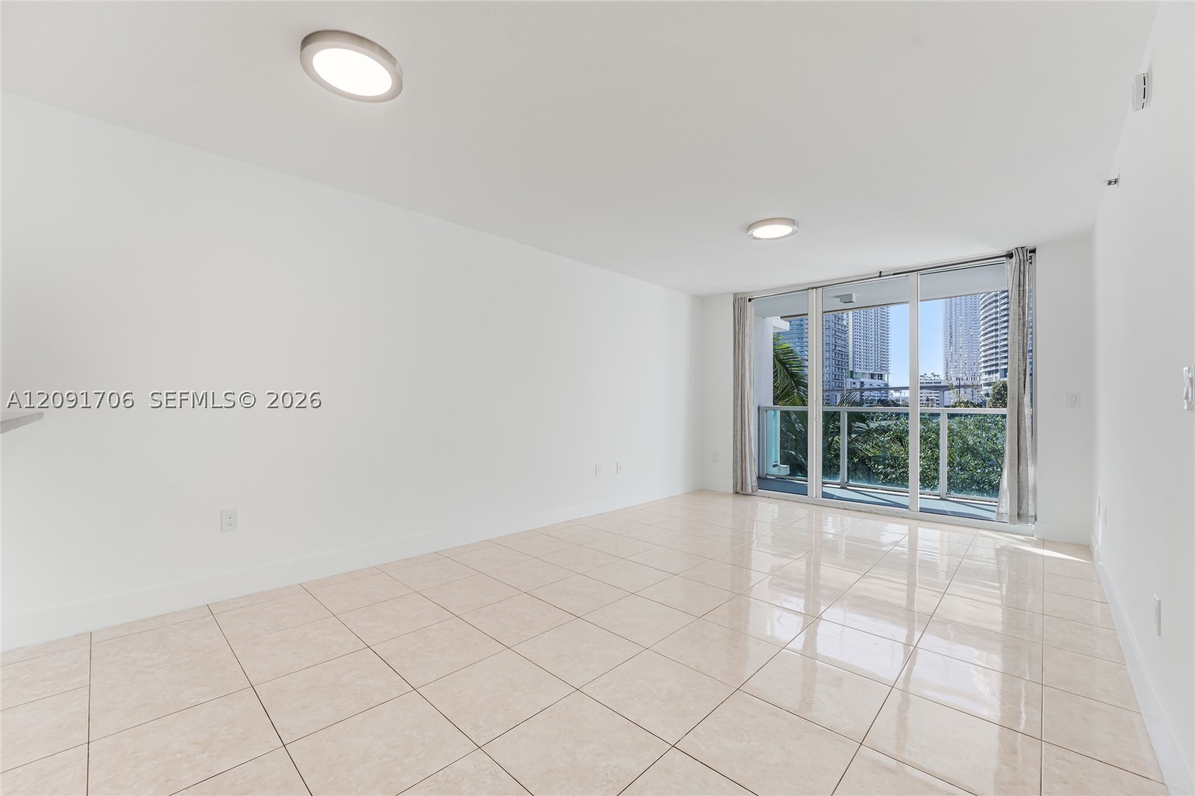 image Brickell on the River North4