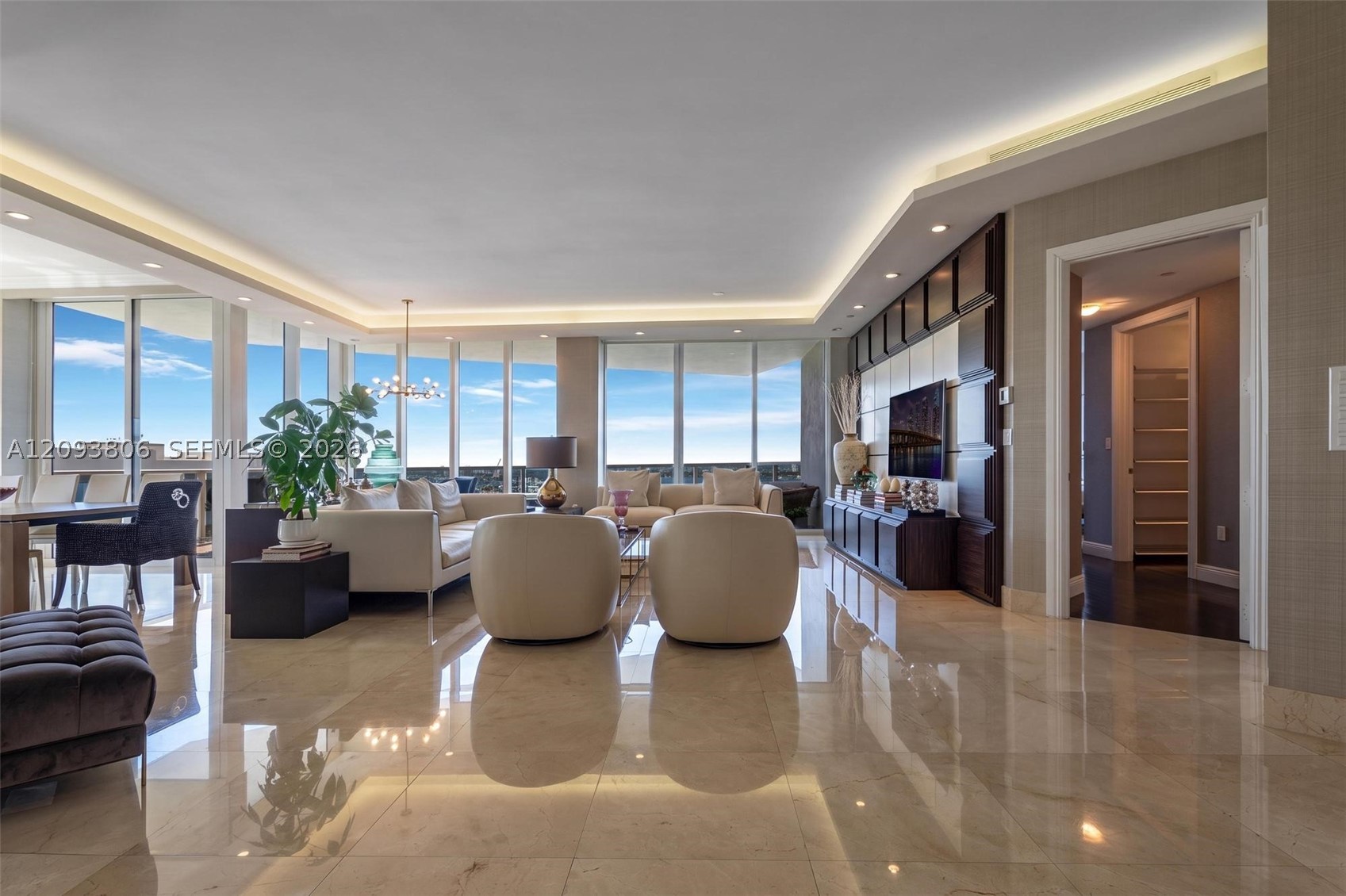 10225 Collins Ave #1604