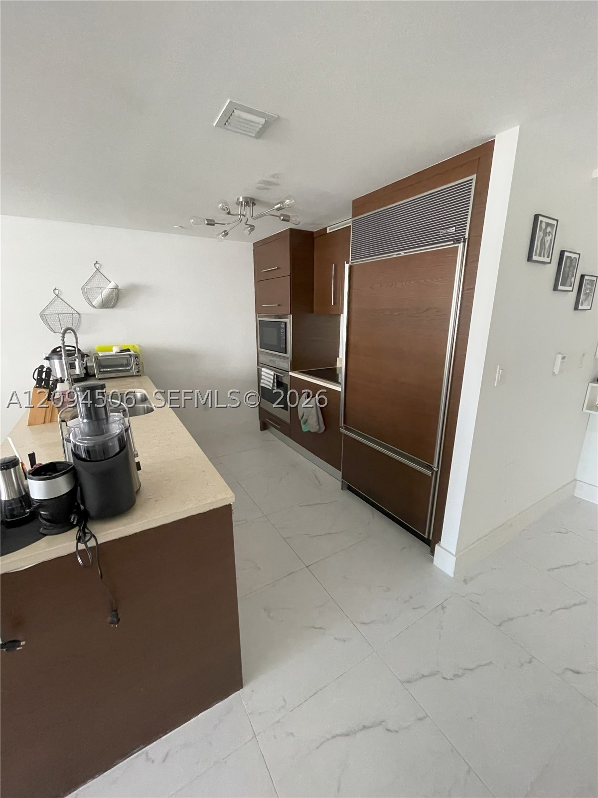 image Icon Brickell I8