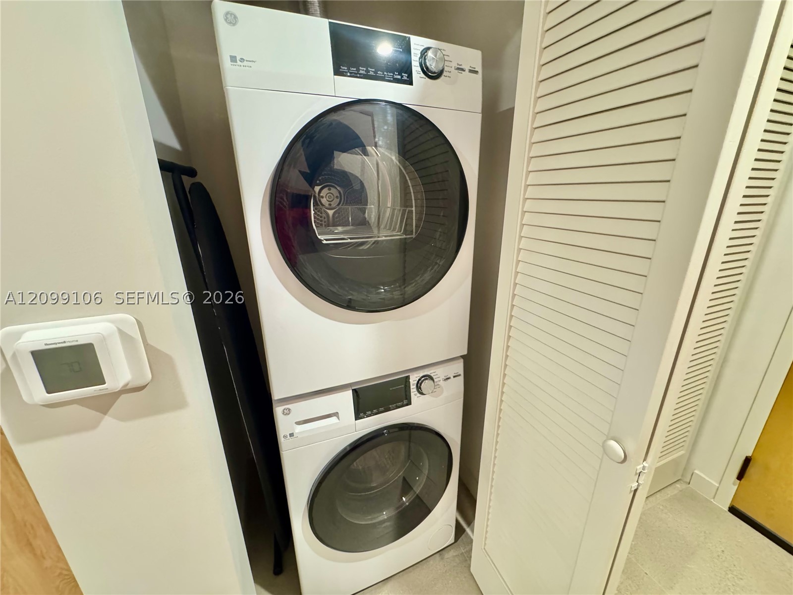11 NE 6th St #208 Miami, FL 33132