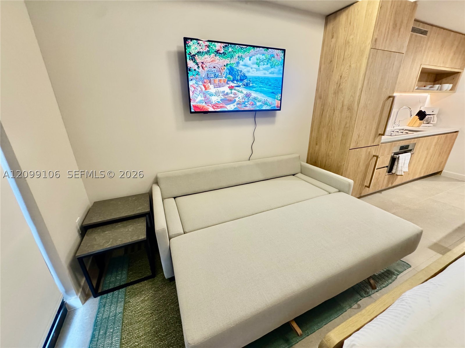 11 NE 6th St #208 Miami, FL 33132