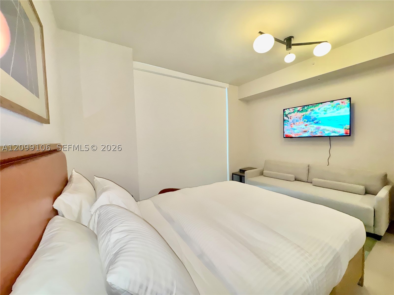 11 NE 6th St #208 Miami, FL 33132