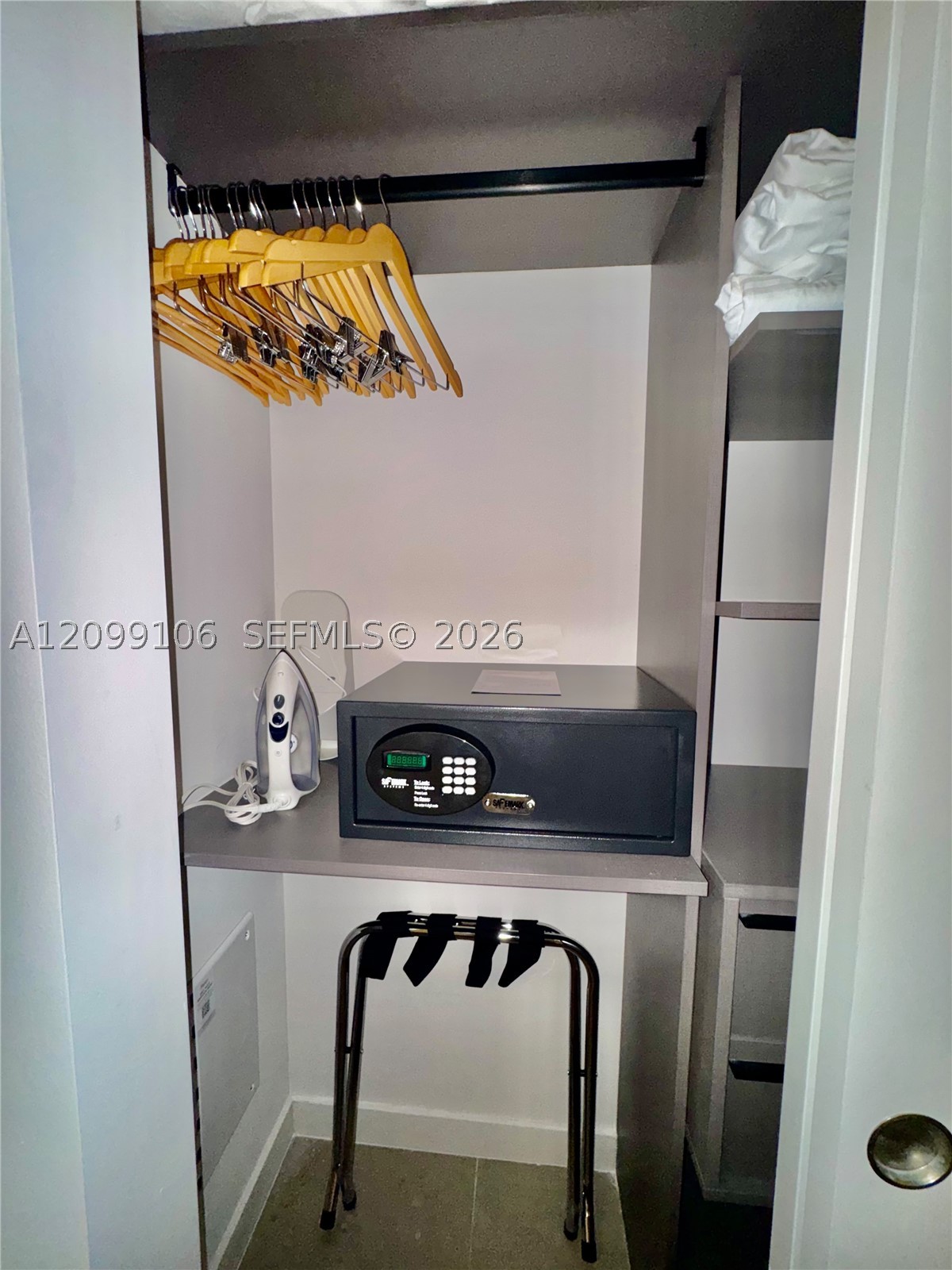 11 NE 6th St #208 Miami, FL 33132