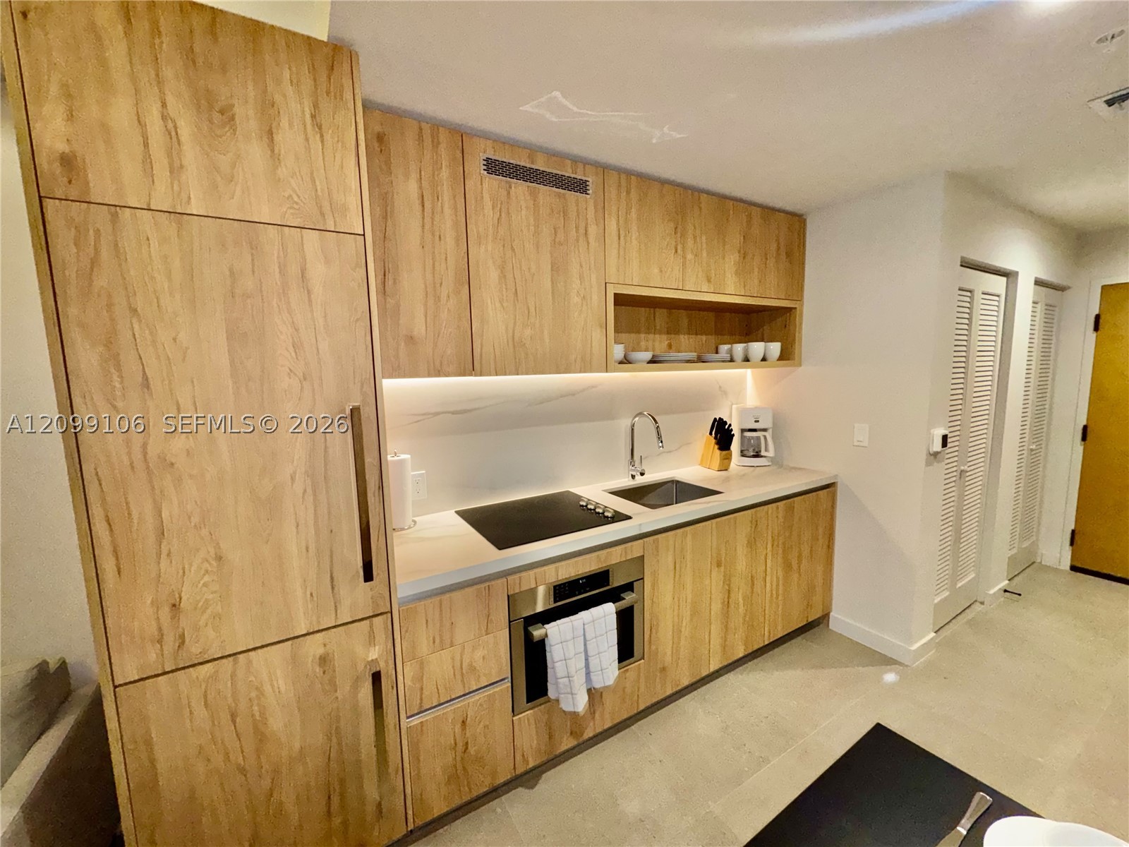 11 NE 6th St #208 Miami, FL 33132