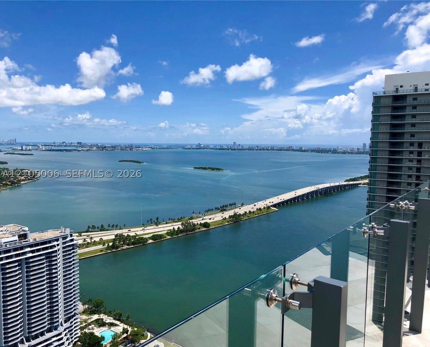 image Paraiso Bayviews24