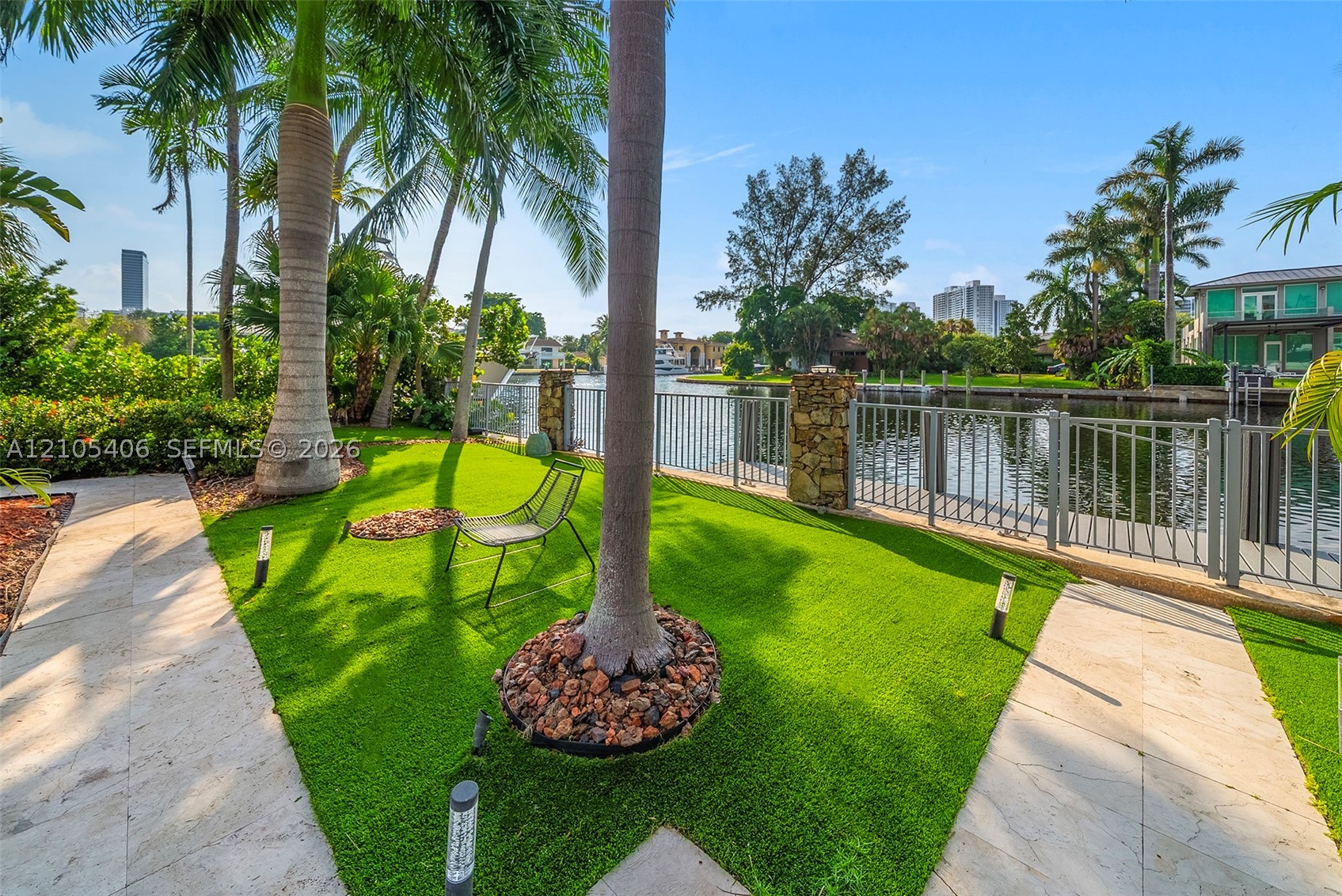 407 Sunset Dr Hallandale Beach, FL 33009
