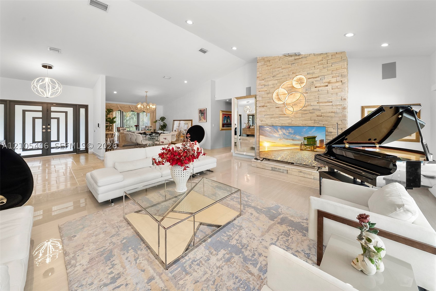 407 Sunset Dr Hallandale Beach, FL 33009