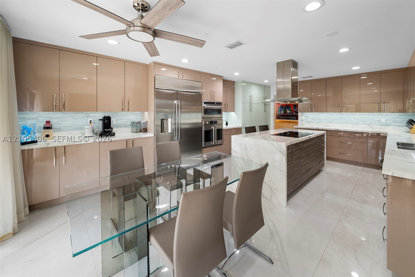407 Sunset Dr Hallandale Beach, FL 33009