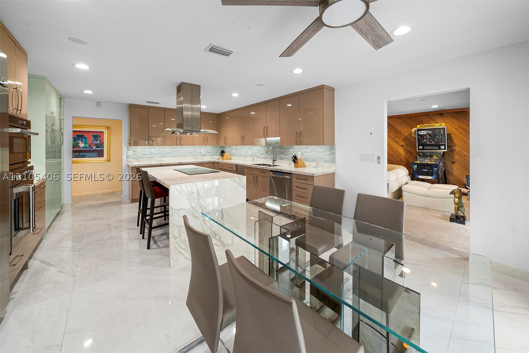 407 Sunset Dr Hallandale Beach, FL 33009