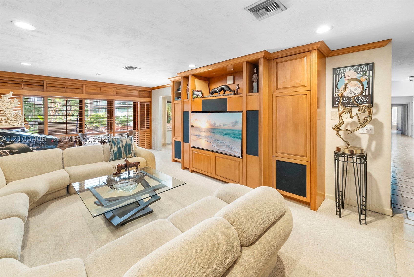 407 Sunset Dr Hallandale Beach, FL 33009