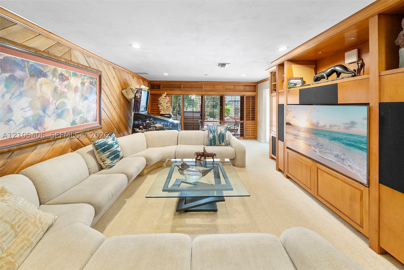 407 Sunset Dr Hallandale Beach, FL 33009