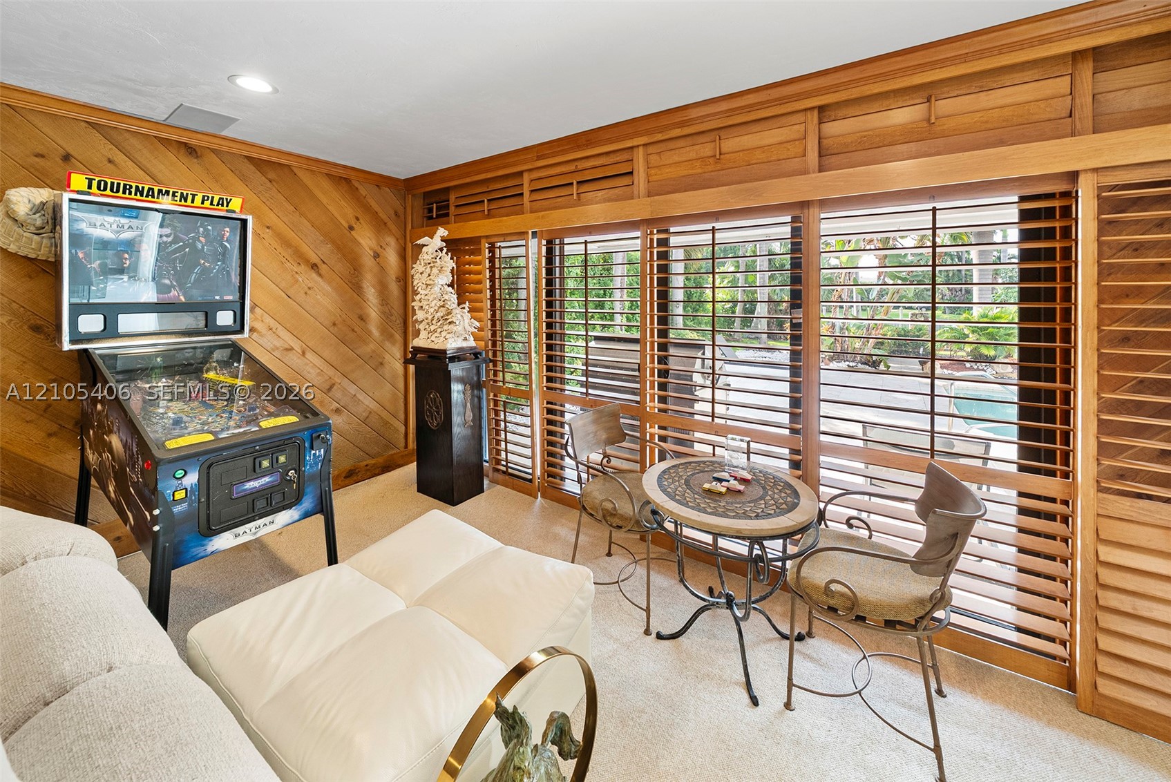 407 Sunset Dr Hallandale Beach, FL 33009