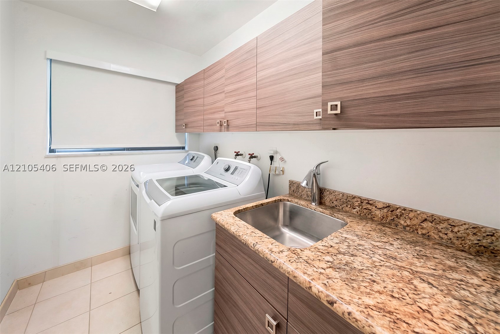 407 Sunset Dr Hallandale Beach, FL 33009