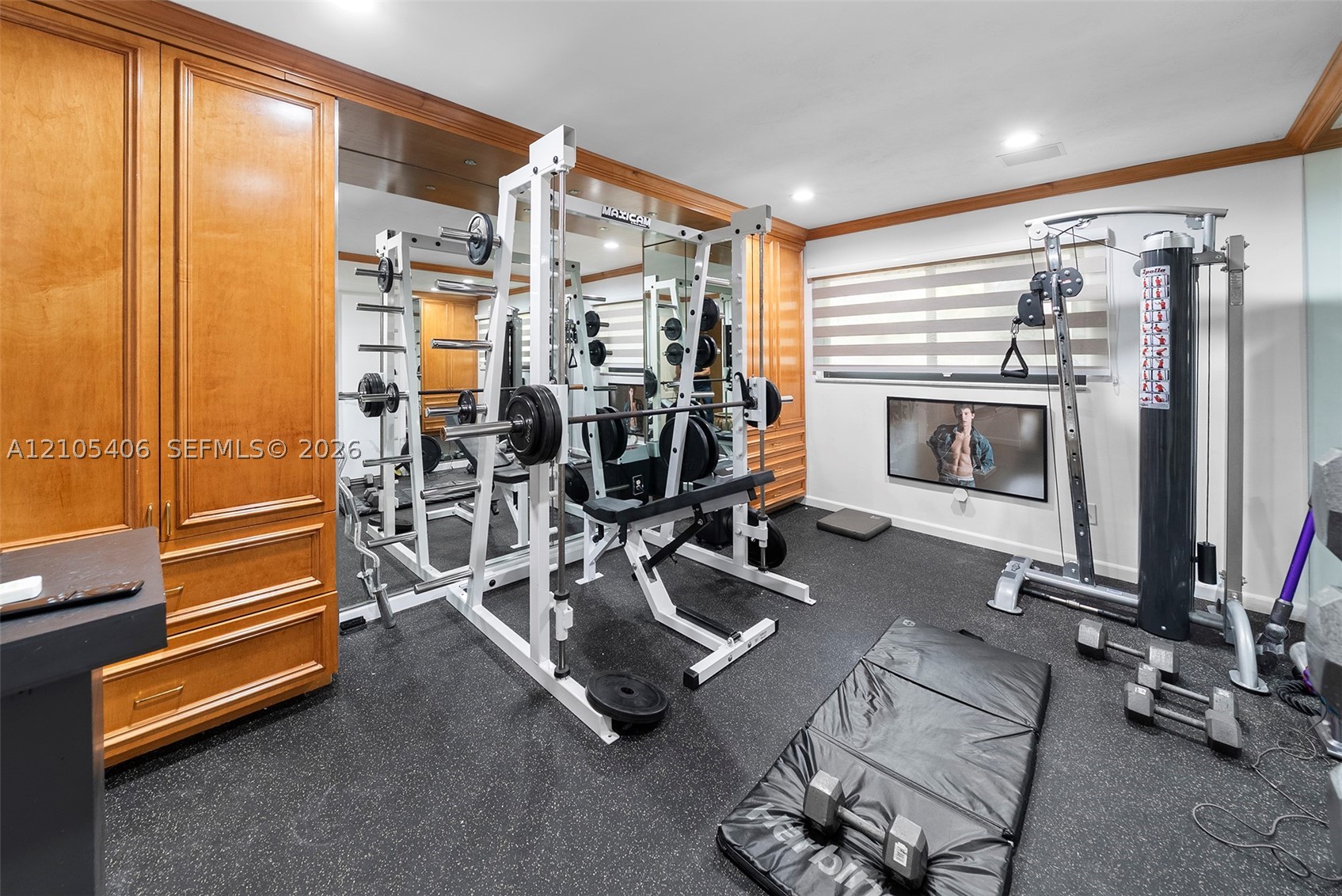 407 Sunset Dr Hallandale Beach, FL 33009