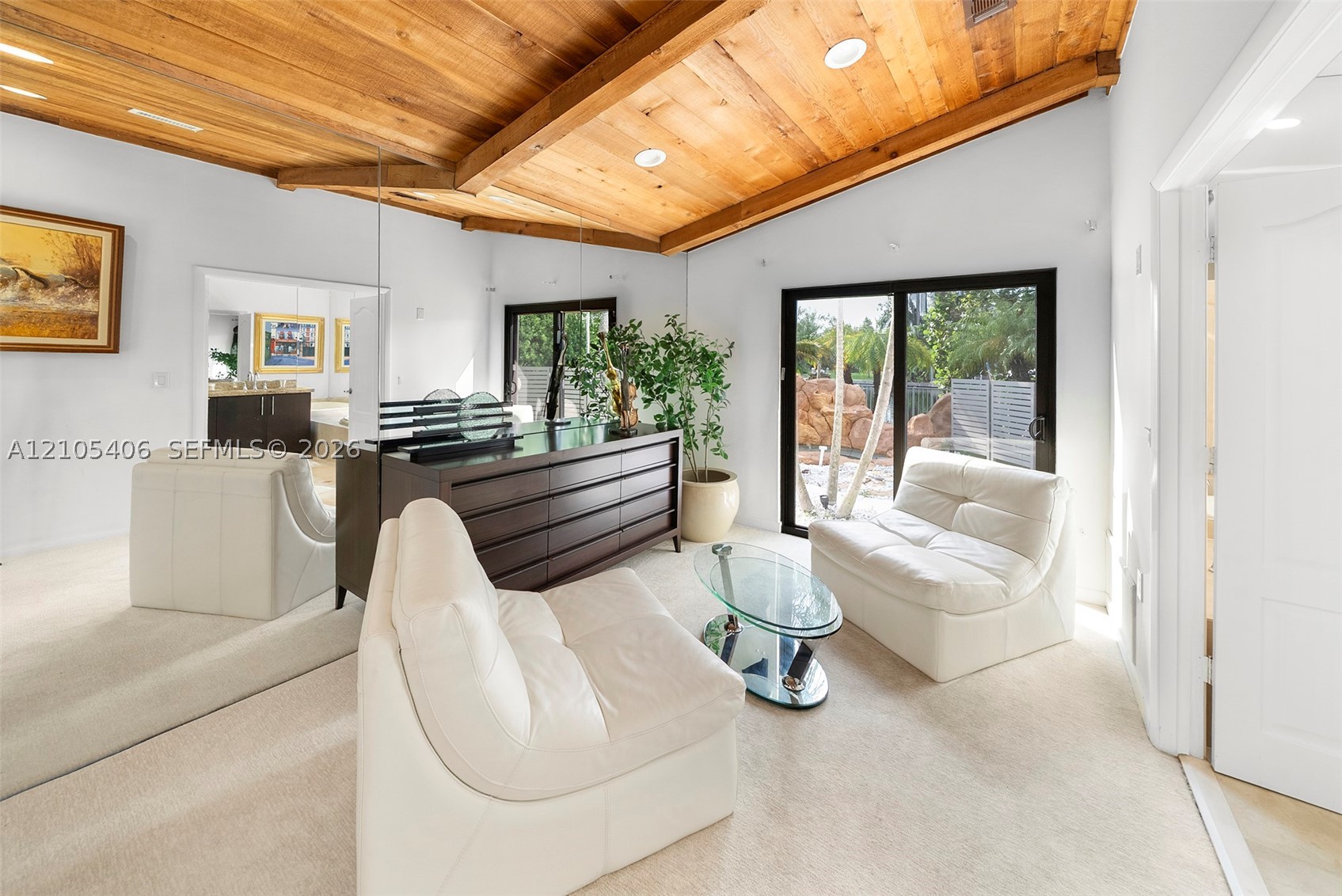 407 Sunset Dr Hallandale Beach, FL 33009