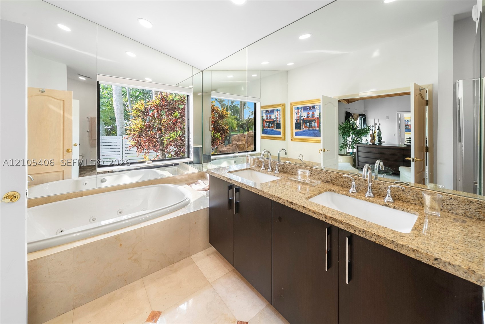 407 Sunset Dr Hallandale Beach, FL 33009