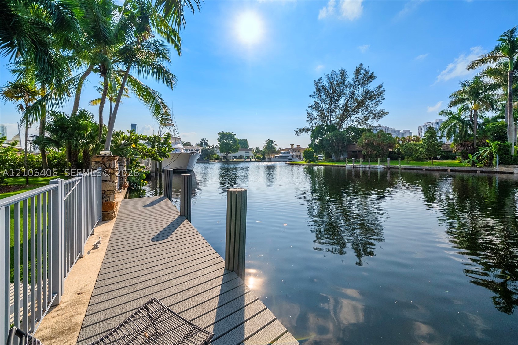 407 Sunset Dr Hallandale Beach, FL 33009